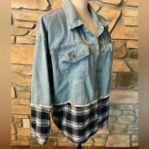 Women's Denim Plaid Button Down Cute Over Shirt size‎ large